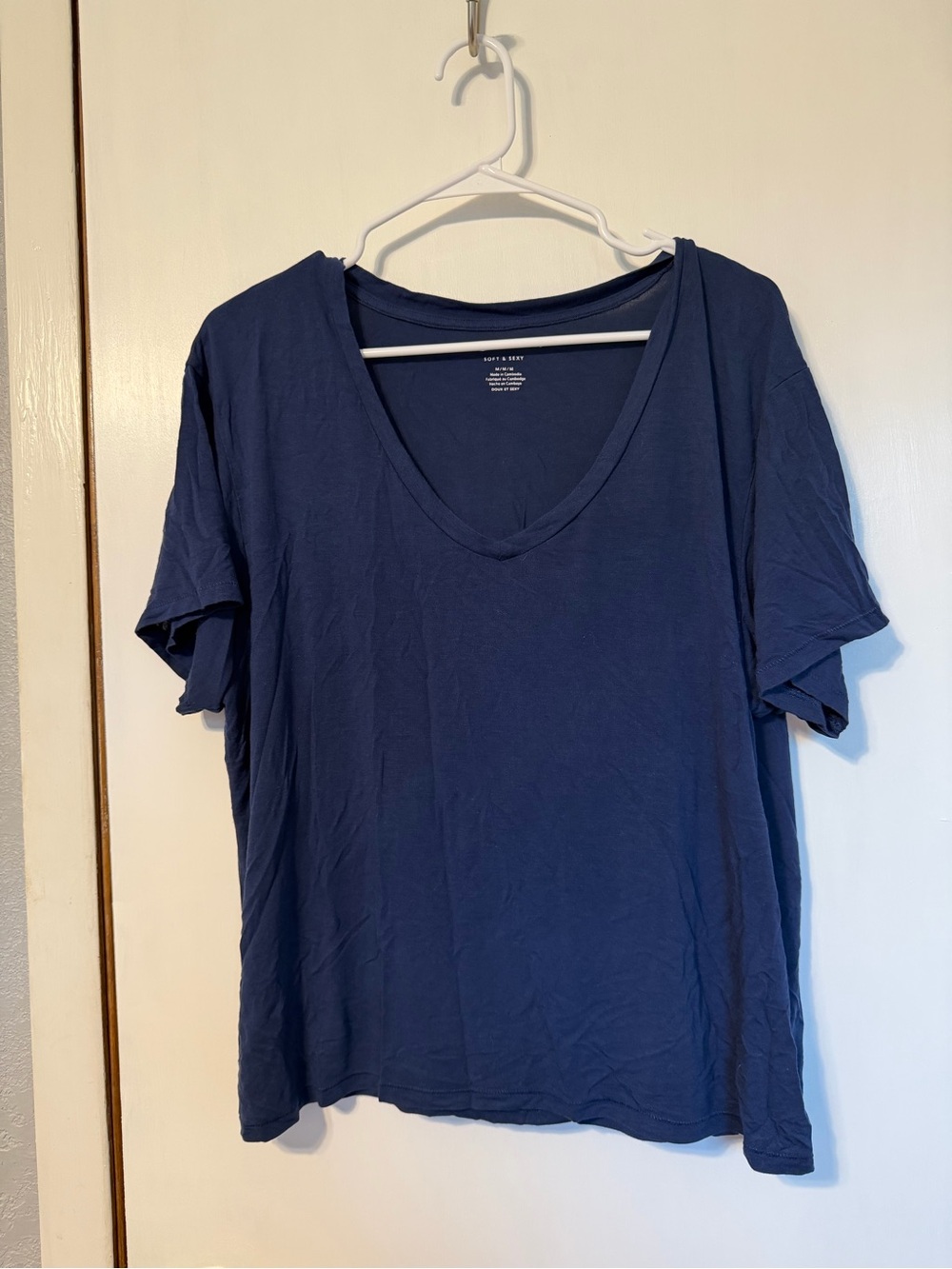 American Eagle Outfitters Women's V-Neck Tee - Navy Blue